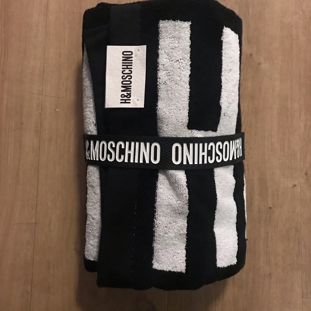 Moschino towel